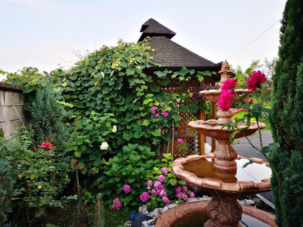 Fontana ispred šadrvana